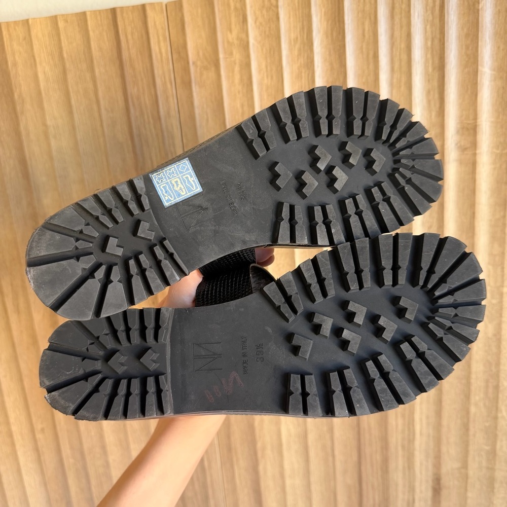 TAMARA MELLON Black Roam Lizard Sandals Shoes - Picture 7 of 7